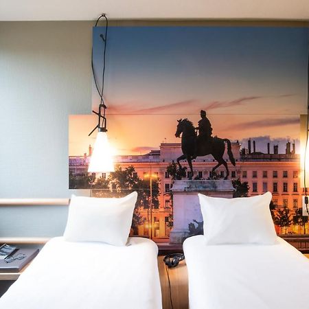 Ibis Lyon Gerland Merieux Exterior photo