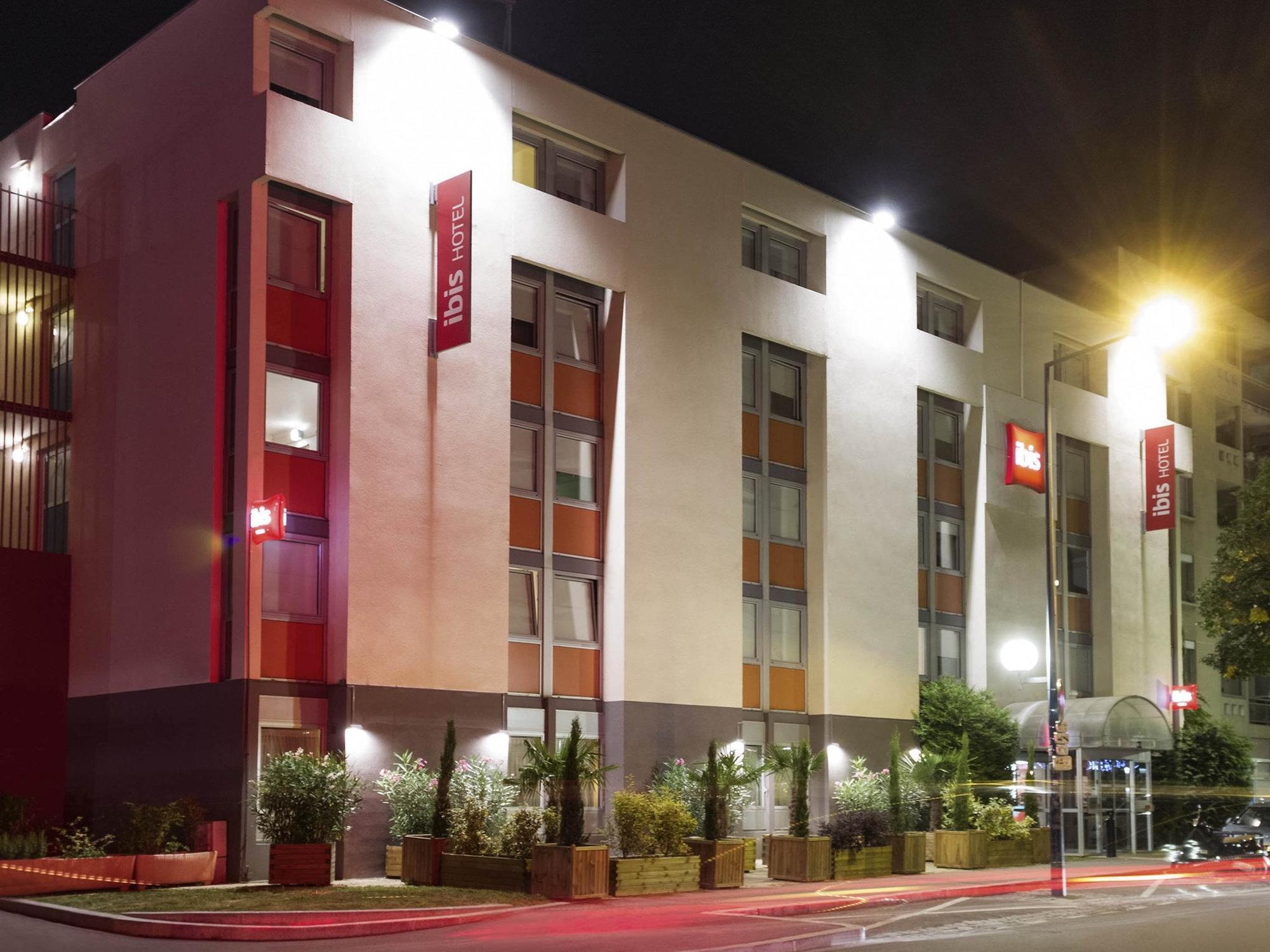 Ibis Lyon Gerland Merieux Exterior photo